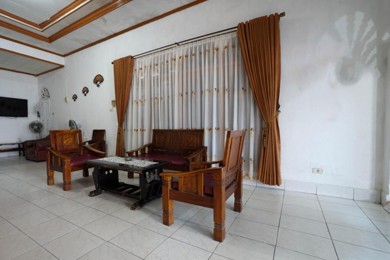 Oyo 2876 Hotel Idayu Palembang Luaran gambar