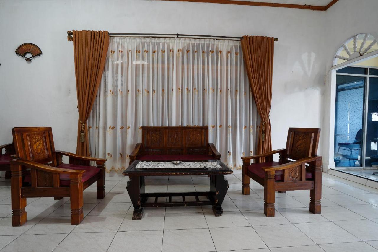 Oyo 2876 Hotel Idayu Palembang Luaran gambar